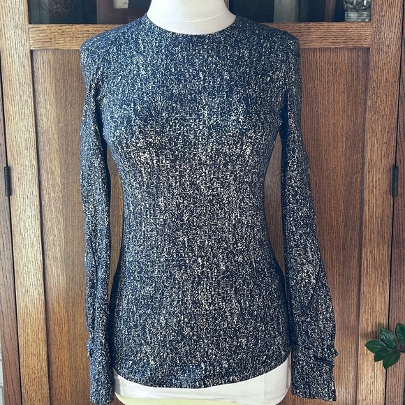 Lululemon Extra Mile Long Sleeve Running Shirt
Suited Jacquard Black White Sz 6 - Picture 3 of 13